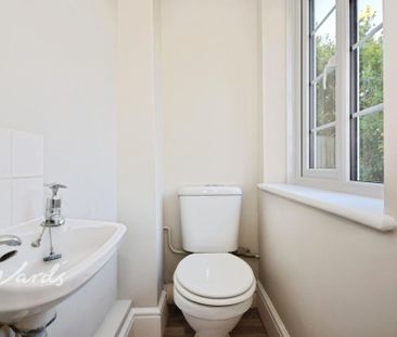 2 bedroom end of terrace house to rent - Photo 5