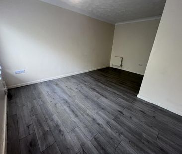 3 bedroom ground floor flat to rent - Photo 4