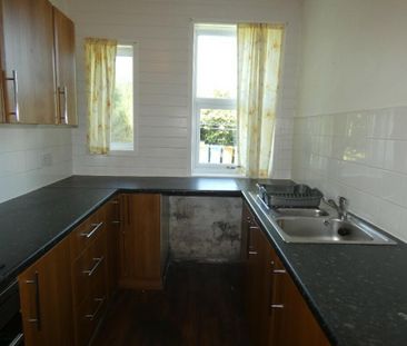 1 bedroom ground floor flat to rent - Photo 2