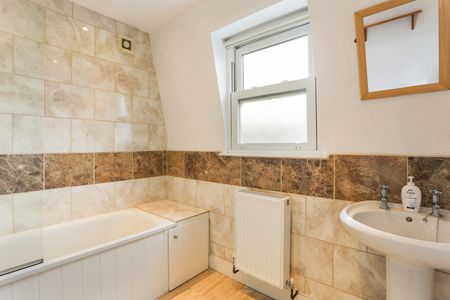 Brathway Road, London, SW18 flat to rent - Photo 4