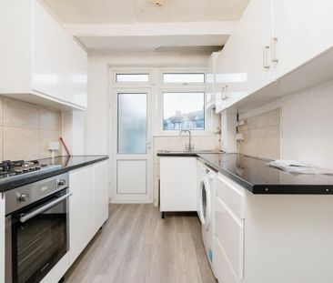 4 bedroom terraced house to rent - Photo 6