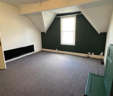 3 bedroom flat to rent - Photo 5