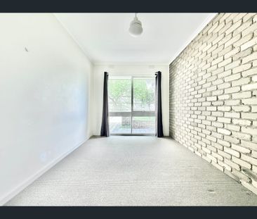 16 Parkhill Drive, Ashwood, Vic 3147 - Photo 1