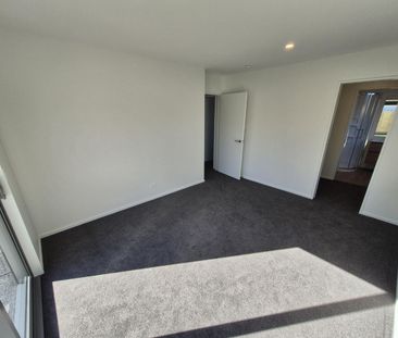 7 Rita Angus Road, Belfast - Photo 2