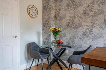 2 bedroom semi-detached house to rent - Photo 3