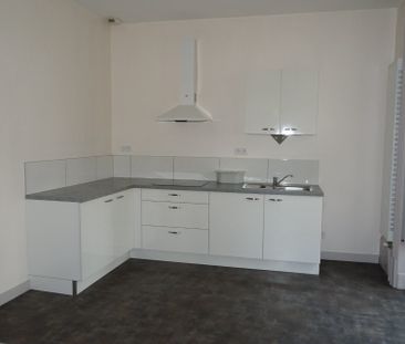 Location Appartement 2 pièces 57m² TOURNON SUR RHONE 07300 - Photo 2