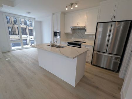 For Lease - 17 Kerns Lane, Richmond Hill, Ontario - Photo 3