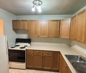 125 Wellington Street, Barrie - Photo 2