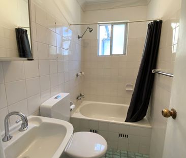 Spacious Studio - Photo 2