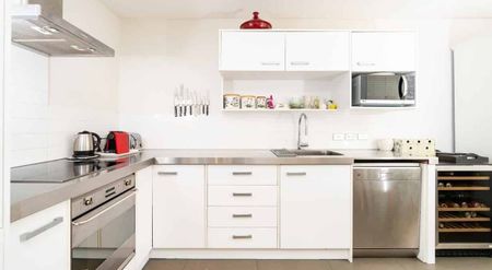 3 Bedroom Townhouse - Photo 4