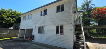 Well Maintained 2 Bedroom Unit - Photo 2