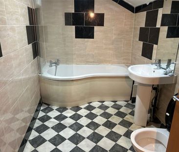 Daisy Hill, Dewsbury, West Yorkshire, WF13 - Photo 6