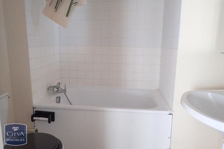 Location Appartement 1 pièce 27m² CHAMBERY 73000 - Photo 4