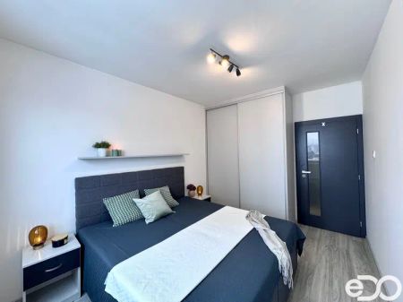 Pronájem bytu 3+1 s lodžií 78 m - Fotografie 3