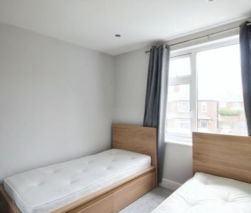 3 bedroom semi-detached house to rent - Photo 4