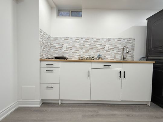 For Lease - 4894 Yorkshire Avenue Unit# Basement, Mississauga, Ontario - Photo 1