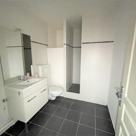 Location Appartement 1 pièce 38m² - Photo 3