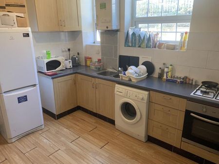 2 bedroom flat to rent - Photo 5