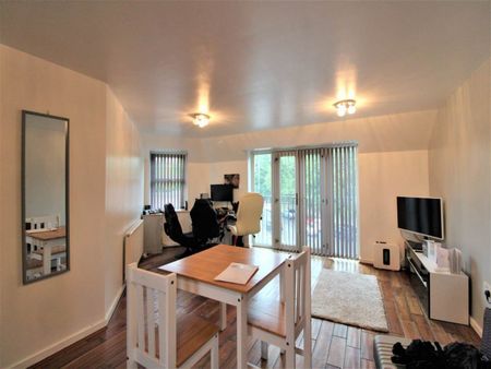 2 Bedroom Flat For Rent - Photo 2