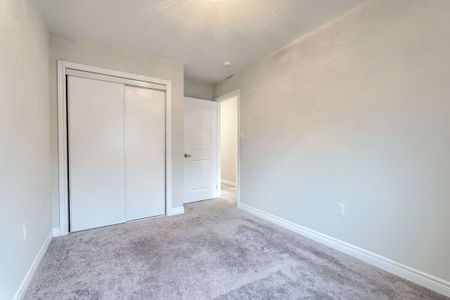 For Lease - 12 Rapids Lane, Hamilton, Ontario - Photo 4