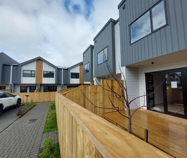 Modern Townhouse 2 Bedrooms - Photo 5
