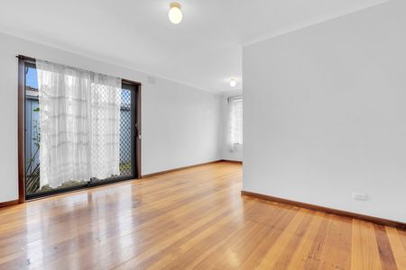 49 Freeman Crescent, Mill Park VIC 3082 - Photo 4