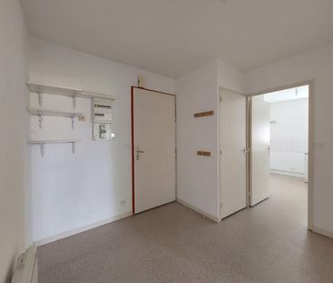 Location Appartement T3, SAINT JULIEN L'ARS - Photo 1