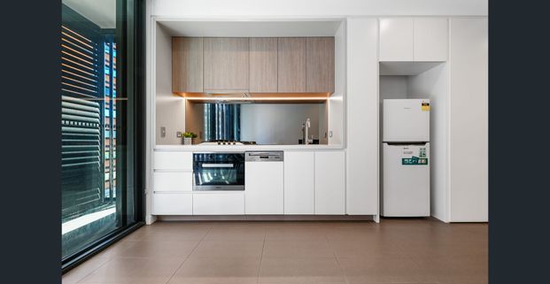 Prestige One-Bedroom Suite with furnished condition. - Photo 1