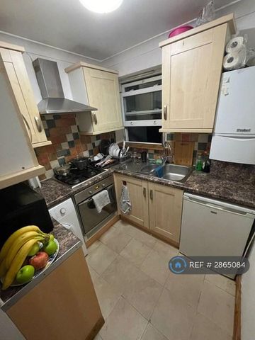 2 bedroom flat to rent - Photo 5