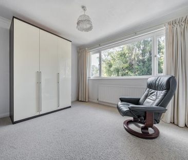 3 bedroom semi-detached house to rent - Photo 6