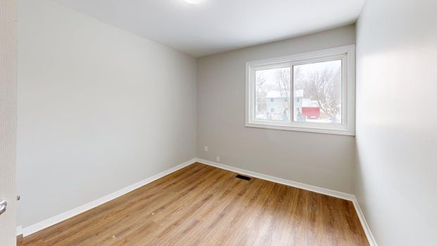 One Bedroom Apartment Townhouse - Photo 1