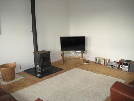 3 bedroom semi-detached house to rent - Photo 4