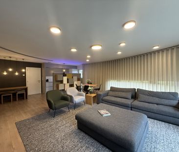 Stijlvol en gemeubileerd gelijkvloers appartement voor expats of be... - Photo 2