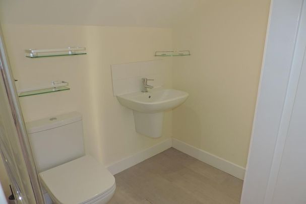 2 bedroom property to rent - Photo 1