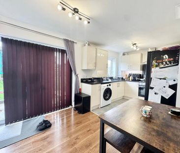 2 bedroom end of terrace house to rent - Photo 4