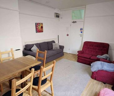 Students - Huge Rooms Available! York Road, Southend On Sea, SS1 - Photo 3