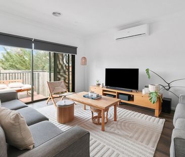 Welcome Home to Connor St– Where Quality Meets Convenience - Photo 2