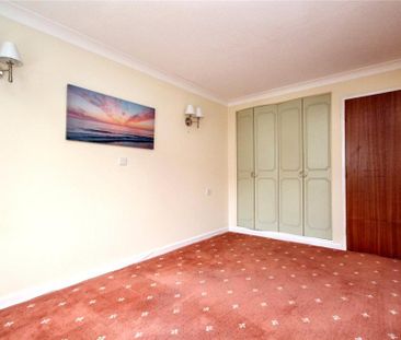 1 bedroom retirement property to rent - Photo 2