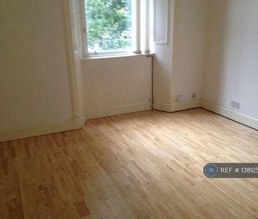 1 bedroom in a flat share to rent - Photo 1