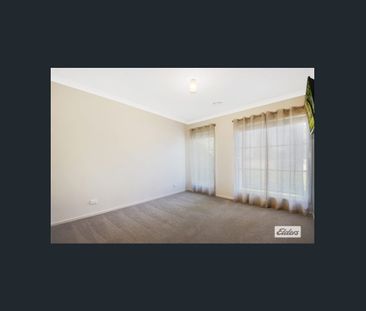 4 Bedroom Home Close to Shopping and Schools - Photo 3