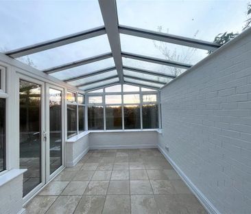 3 bedroom semi-detached house to rent - Photo 4