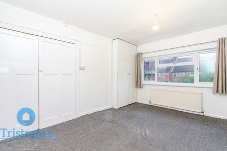 4 bed Apartment for Rent - Photo 5