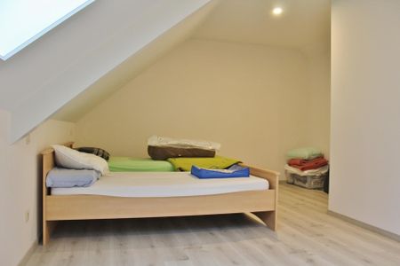 Volledig vernieuwde woning met 3 slpk, gezellige tuin en garage. - Foto 5