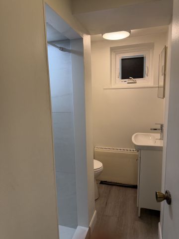 For Lease - 11 Parkwood Avenue Unit# Lower, Toronto, Ontario - Photo 4