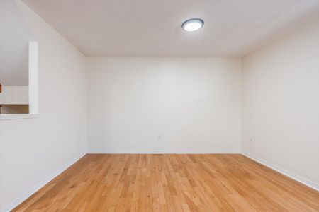 For Lease - 17 Castle Park Boulevard, Vaughan, Ontario - Photo 5