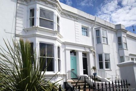 2 bedroom property to rent in Hove - Photo 2