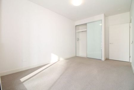 Large study | Large bedroom - Photo 5