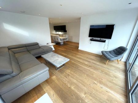 2 bedroom flat to rent - Photo 2