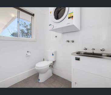 Flynn's Beach Apartment - Photo 6