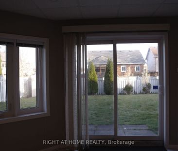 Detached Home For Lease | N8138744 - Photo 2